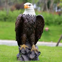 Escultura de Águila Calva Majestuosa en Resina sobre Base de Roca, Detalles de Pico Amarillo y Garras Afiladas, Decoración Patriótica para Exteriores, Hogar y Jardín