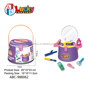 Lucky Toys Wholesale Ensemble de jouets de jeu d'imitation pour enfants, thèmes Cuisine, Desserts, Seau pour animaux de compagnie, Seau de coiffeur, Jouet de maquillage - Product Image 3