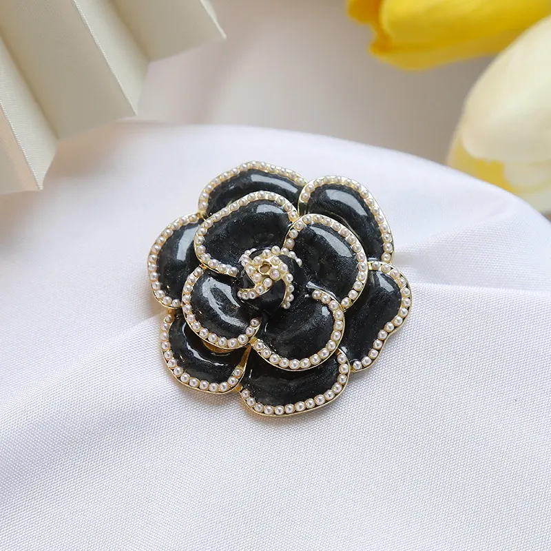 Broche de flores de camélia, joias da moda, atmosfera, pérola, gota, óleo