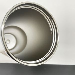 Nuevo Vaso Térmico H2.0 de 40oz con Recubrimiento en Polvo Color Degradado Blanco y Plateado en el Interior, Modelo 2025 - Product Image 4