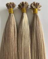 Extensions de cheveux 100% naturels, cuticules alignées, double épaisseur, pointes plates, pouvant être bouclées et lissées.