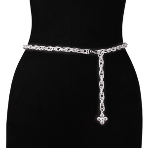 Chaîne de corps tendance en alliage de zinc avec pendentif croix dorée style Hip Hop, pour usage quotidien, avec serti clos simple et pendentif K blanc - Product Image 3