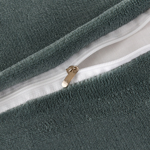 Nueva cubierta de cama de terciopelo de Color sólido asequible directa de fábrica, colcha de algodón con Clip de terciopelo de leche para dormitorio, colcha estampada de franela - Product Image 4