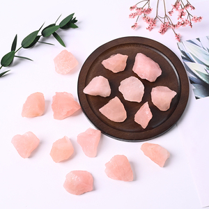 หินคริสตัลควอตซ์สีชมพูธรรมชาติแบบดิบ ขายส่ง สำหรับตกแต่งและบำบัดรักษา - Product Image 1
