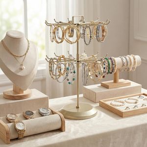 Support de présentation de bijoux en métal au design unique et moderne avec accents géométriques et base stable pour mettre en valeur votre collection de bijoux - Product Image 1