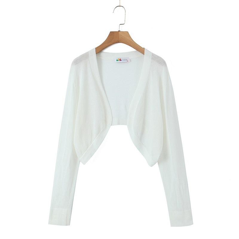 เสื้อคาร์ดิแกนสีขาว