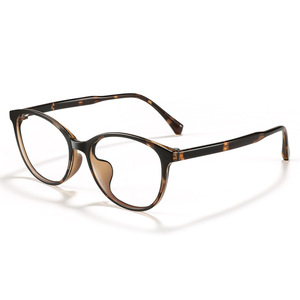 Monturas de Gafas Retro Ojo de Gato para Mujer TR90 Tortoiseshell B8814 Puente Mediano Lente de PC Origen Danyang - Product Image 1