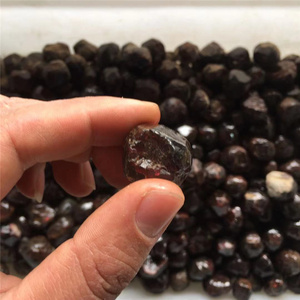 <span class=keywords><strong>Granato</strong></span> rosso naturale di cristallo <span class=keywords><strong>granato</strong></span> grezzo <span class=keywords><strong>granato</strong></span> guarigione <span class=keywords><strong>pietra</strong></span> <span class=keywords><strong>granato</strong></span> ruzzolosa per la decorazione - Product Image 2