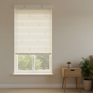 Tende a Rullo Zebra con Motore Elettrico Integrato per Finestre alla Francese - Product Image 3