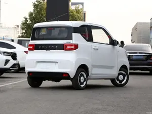 Kinh tế wuling hongguang Mini EV tiêu thụ điện năng thấp hơn Mini nev tầm xa Hatchback với màu sắc tùy chỉnh nội thất