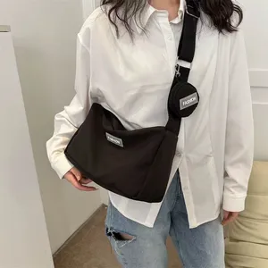 Nuevo Bolso Bandolera de Nylon con Cierre, para Mujer, Moderno, Capacidad de 1-1.9L, Ecológico, Casual, Versátil, Estilo Candy - Product Image 4