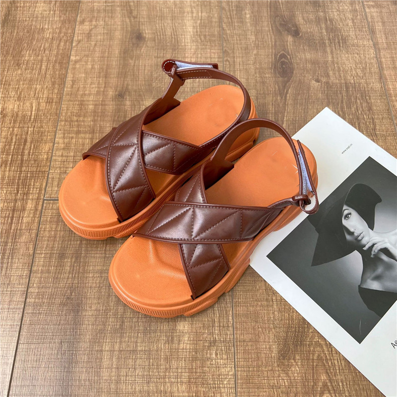 Women Flat Sandals Sole Designs Summer Non-slip Insoles Girls Sandals Slippers