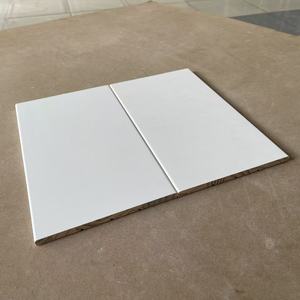 Tablero de Revestimiento de Puerta de Pino Blanco Liso Imprimado para Marco Interior, para Proyectos de Reparación y Reemplazo de Marcos de Puerta, Venta al por Mayor Directa de Fábrica - Product Image 3