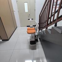 Escalier incurvé intérieur CE de 15 m avec fauteuil monte-escalier