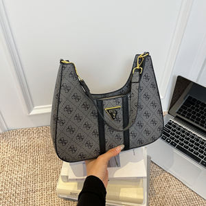 Nouveau <span class=keywords><strong>sac</strong></span> carré rétro décontracté Guesses, patchwork, léger, à porter à l'épaule et en bandoulière. - Product Image 3