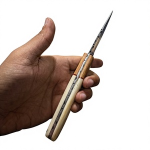 Couteau à lame fixe en acier Damas avec manche coloré, personnalisable pour la chasse, le camping et la survie - Product Image 3