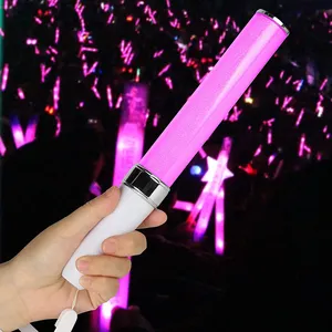 2024 parti kaynağı sıcak 15 renk değişimi ışık çubukları LED Penlights yanıp sönen sopa konser için