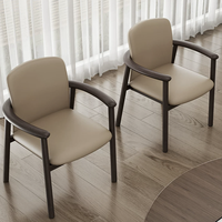 Chaise de salle à manger en bois de frêne massif de designer italien avec revêtement en cuir, fauteuil moderne minimaliste pour la maison et les restaurants