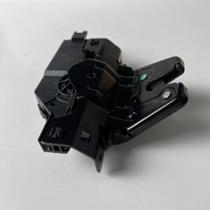 Serrure de hayon pour BMW 8196401 51247840617, serrure de coffre en plastique DLA 0082 - Product Image 1