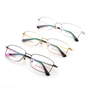 <span class=keywords><strong>Occhiali</strong></span> <span class=keywords><strong>da</strong></span> <span class=keywords><strong>vista</strong></span> Unisex con lente in titanio <span class=keywords><strong>montatura</strong></span> per <span class=keywords><strong>occhiali</strong></span> <span class=keywords><strong>da</strong></span> <span class=keywords><strong>vista</strong></span> <span class=keywords><strong>da</strong></span> uomo in titanio <span class=keywords><strong>montatura</strong></span> ottica - Product Image 3