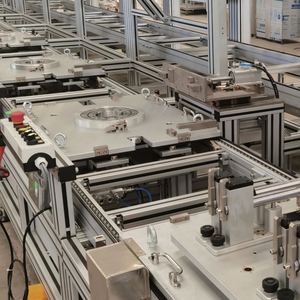 Système de Convoyeur à Bande en Caoutchouc Industriel Durable, Vitesse Réglable, Multi-Tension (220-480V) pour Logistique, Énergie, Exploitation Minière, Garantie 1 An - Product Image 6