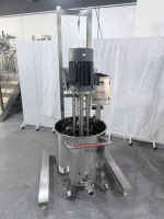 Machine d'émulsification de crème à l'échelle pilote 100-500L, mélangeur de beurre de karité, émulsifiant homogénéisateur à levage avec réservoir de stockage