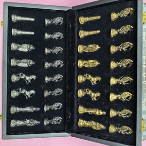 Nouvel ensemble d'échecs de style européen Eiffel de 39 cm haut de gamme avec des pièces d'échecs tridimensionnelles, cadeau exquis dans un emballage en boîte - Product Image 5