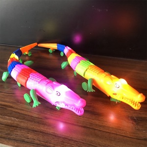 Jouet crocodile musical lumineux électrique 45 cm en plastique avec corde pour enfants unisexe - Product Image 4