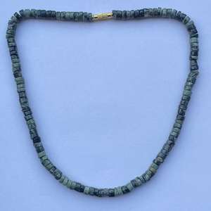 Joyería Jewel Creation, Cuentas de Jaspe Kambaba Verde Natural de 6mm y 7mm, Lisas, Tipo Heishi, Certificadas por IGI, para Collares, Venta al Por Mayor - Product Image 1