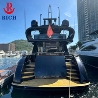 Yacht de luxe Ferretti 720 Fly 73 pieds avec flybridge, en FRP, 4 cabines, 4 salles de bain, certifié CE et CCS, idéal pour la location d'entreprise