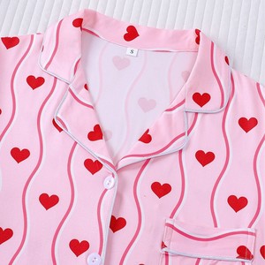 Conjunto <span class=keywords><strong>de</strong></span> Pijama <span class=keywords><strong>de</strong></span> Manga Corta con Estampado <span class=keywords><strong>de</strong></span> Corazones Rosados para Mujer, Ropa <span class=keywords><strong>de</strong></span> Dormir <span class=keywords><strong>de</strong></span> Satén para <span class=keywords><strong>el</strong></span> Día <span class=keywords><strong>de</strong></span> San Valentín, Conjunto <span class=keywords><strong>de</strong></span> Shorts Románticos y Lindos - Product Image 2