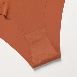 Donne all'ingrosso Sexy Oem Quick Dry Seamless Circle Trim decorare slip a vita bassa mutandine intimo - Product Image 6