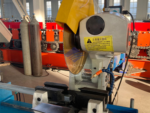 Petit pain de tube carré furtif formant la ligne de production de tuyau de taille différente de noyau de PLC de machine pour le roulement de moteur de pompe à moteur - Product Image 3