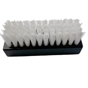 Brosse à chaussures en bois avec logo personnalisé en gros d'usine pour nettoyer et polir les chaussures de football et de basket-ball et les baskets - Product Image 5