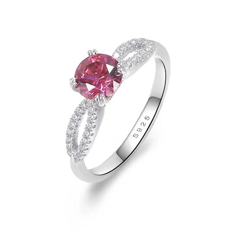 Классическое женское обручальное кольцо из серебра пробы с красным Рубином