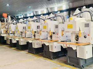 เครื่องฉีดพลาสติกสำหรับผลิตสายข้อมูลปลั๊กไฟพีวีซี USB - Product Image 3