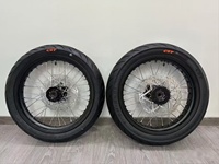 Pneu de motocross Surron Ultra Bee 17'' 100/80-17 130/70-17, jeu de jantes en alliage Supermoto avec pneus CST Street en stock