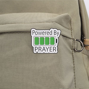 Trois styles de broches émaillées chrétiennes avec slogan de foi, motifs batterie, journal et clapperboard, pour la décoration de sacs à dos - Product Image 4
