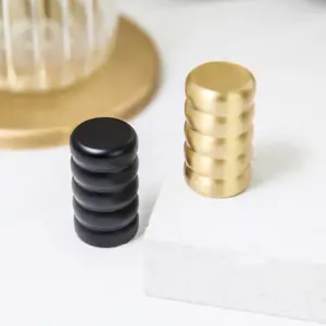 MAXERY — crochets muraux en laiton massif, cintre mural idéal pour les manteaux, les vestes, chapeaux, écharpes, etc. - Product Image 3