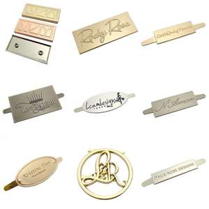 Bolsa grabada personalizada, placa de logotipo de <span class=keywords><strong>Metal</strong></span>, etiqueta de logotipo de bolso de marca, cuentas para joyería, prendas de vestir, dijes hechos a medida respetuosos con el medio ambiente - Product Image 4