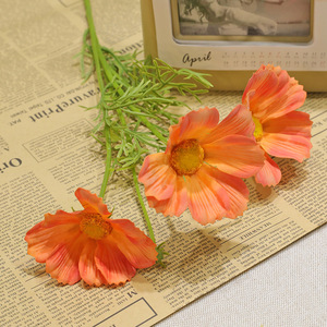 Fleur artificielle <span class=keywords><strong>Cosmos</strong></span> en latex au toucher réel, fleur <span class=keywords><strong>Cosmos</strong></span> Gesang réaliste et hydratante pour la décoration florale de mariage, de maison et d'événements - Product Image 4
