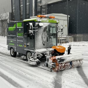 Balayeuses électriques Fresh Designs avec larges bandes de nettoyage pour routes publiques et aires de stationnement – Machine de balayage routier - Product Image 6