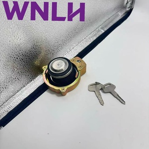 WNLH 20Y‑60‑11440 ฝาปิดถังน้ำมันไฮดรอลิกพร้อมกุญแจสำหรับอะไหล่รถขุดโคมัตสุ PC200‑5 PC200‑6 PC200‑7 PC220 PC300 PC400 - Product Image 4