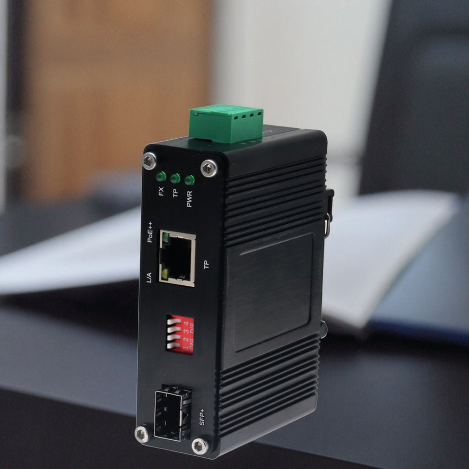 Mini Industrial 10G/5G/2.5G/1G/100M 802.3at to 10GBASE-X SFP+ Media Converter with POE Stock Available