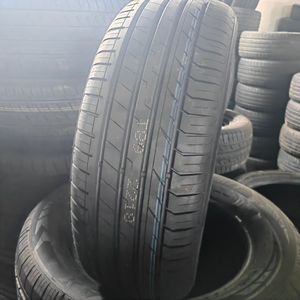 <span class=keywords><strong>Pneus</strong></span> Radiaux Tubeless 175/65R14 <span class=keywords><strong>82H</strong></span> Été/Hiver Tout-Terrain (MT) Tout-Terrain Léger (LT) Taxi SUV Ville Multifonctionnels Pas Chers <span class=keywords><strong>Pneus</strong></span> de Voiture d'Occasion - Product Image 4