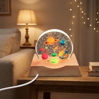 Nouvelle lampe de chevet pour chambre à coucher avec une lumière nocturne créative sur le thème de la galaxie romantique, idéale pour la décoration de table