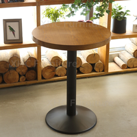 Offre Spéciale : Ensemble Table et Chaises de Restaurant Moderne (4-6 Chaises Noires) – Écologique, Facile à Nettoyer, Structure Métallique Robuste, Usage Commercial Hôtelier