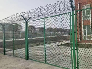 <b>Hot</b> Dipped Galvanized Concertina Razor Barbed Wire BTO22 450MM & 700MM Sizes Made of Steel Wire - Product Image 5
