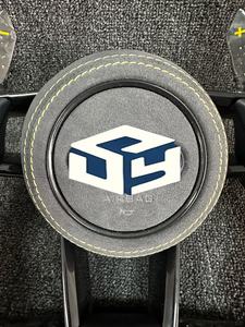 Volant sport en cuir et fibre de carbone personnalisé, luxe et confort, adapté aux <span class=keywords><strong>Audi</strong></span> A1-A9 Q3, Série 4, Golf, Classe C et Camry - Product Image 4