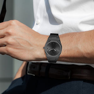 ساعة رجالية كوارتز بقطر 41 مم، قرص مربع، علبة من السبائك، سوار من الفولاذ المقاوم للصدأ، مقاومة للماء، أرقام عربية، تصميم رياضي فاخر، موديل 2025 - Product Image 4